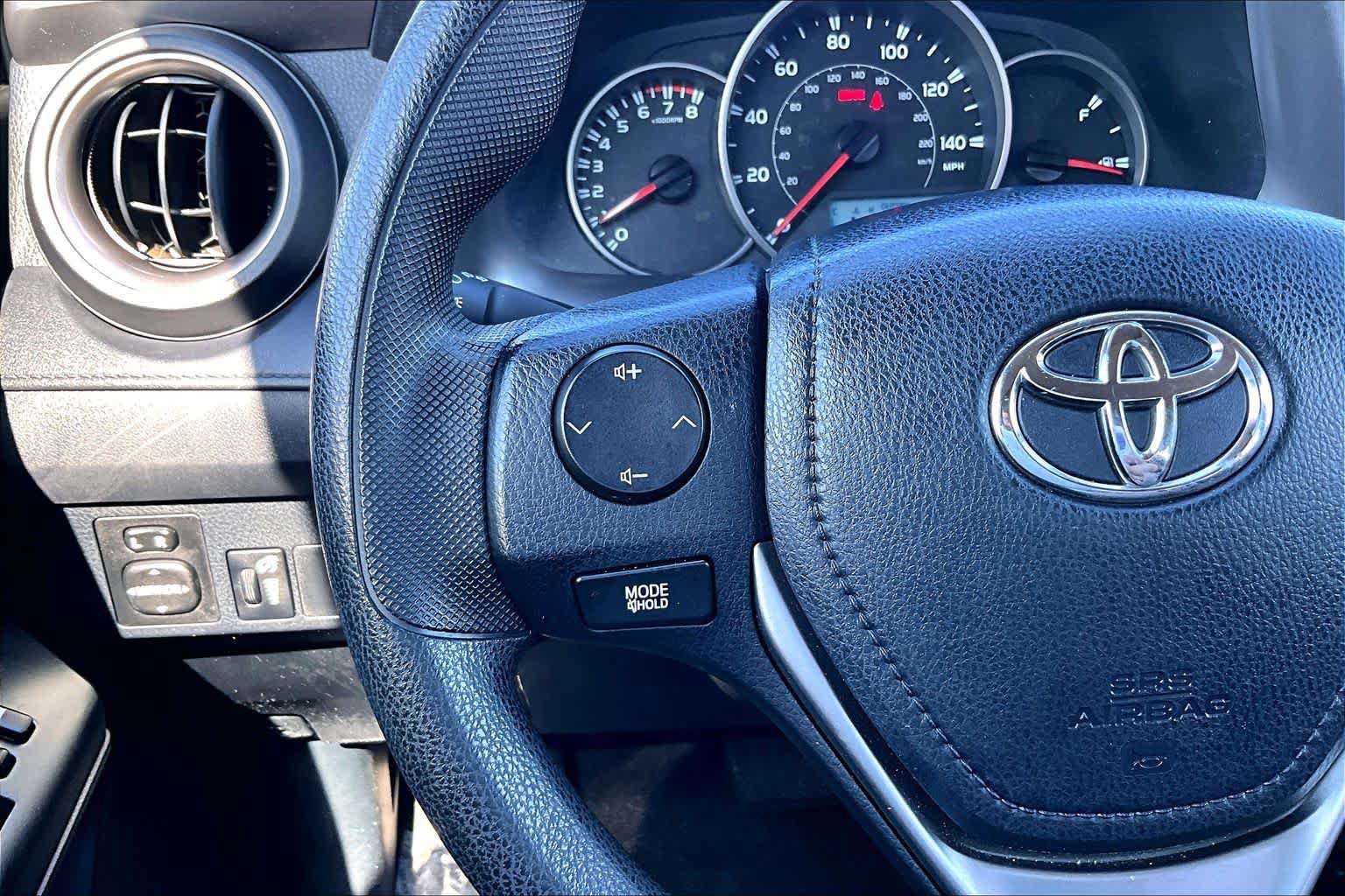 Used 2016 Toyota RAV4 LE AWD/4WD image 24