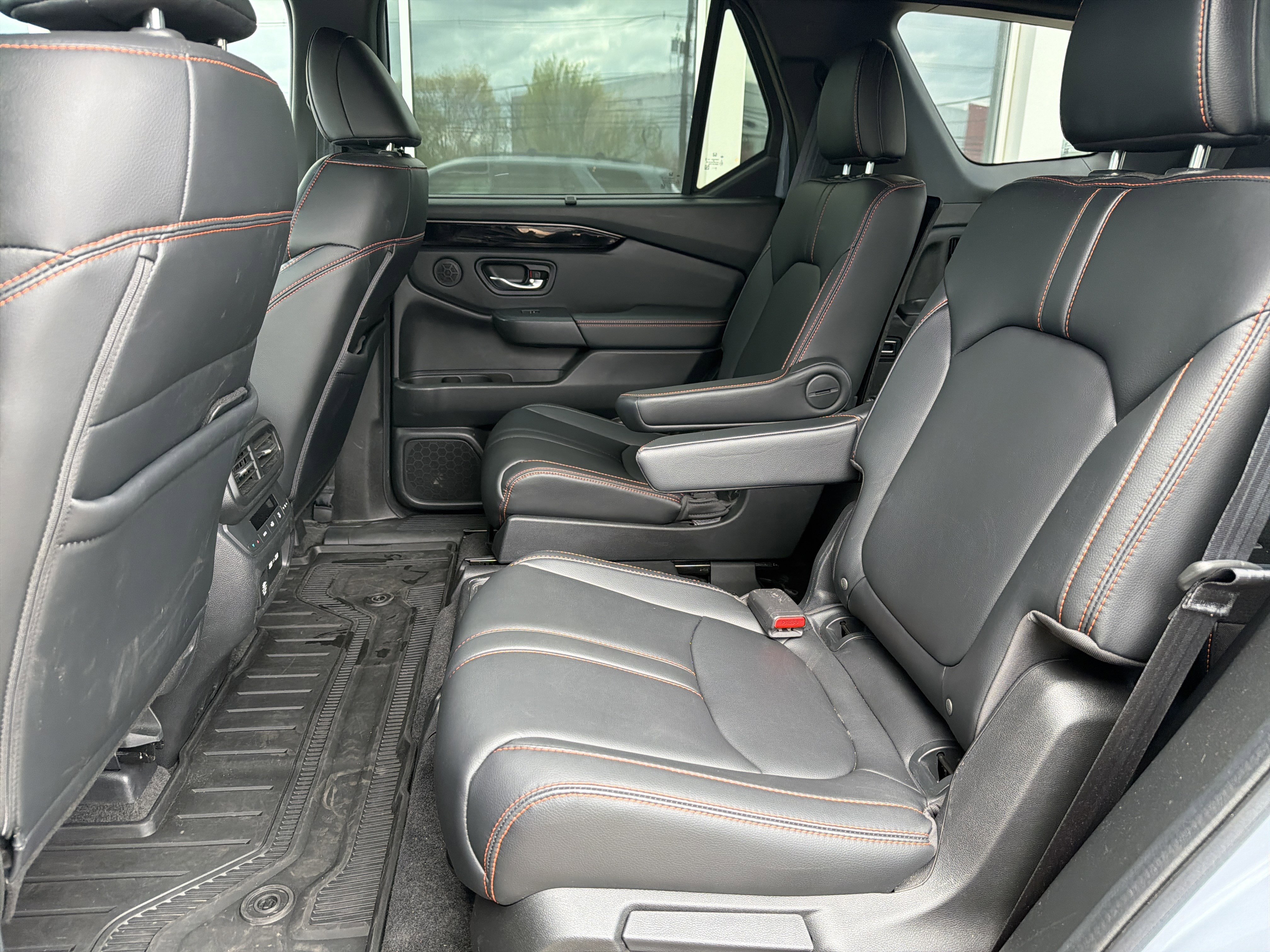 Used 2023 Honda Pilot TrailSport image 25
