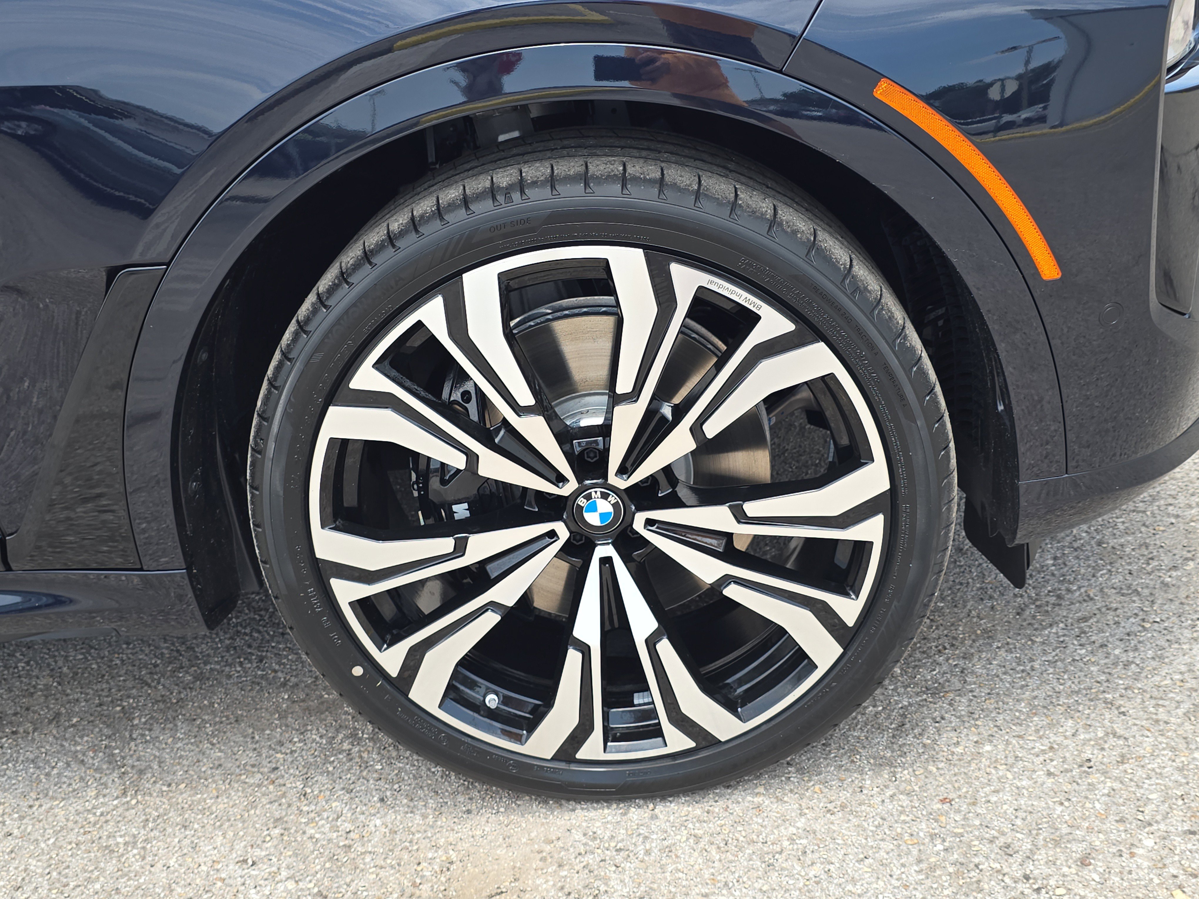 New 2026 BMW X7 M60i image 37