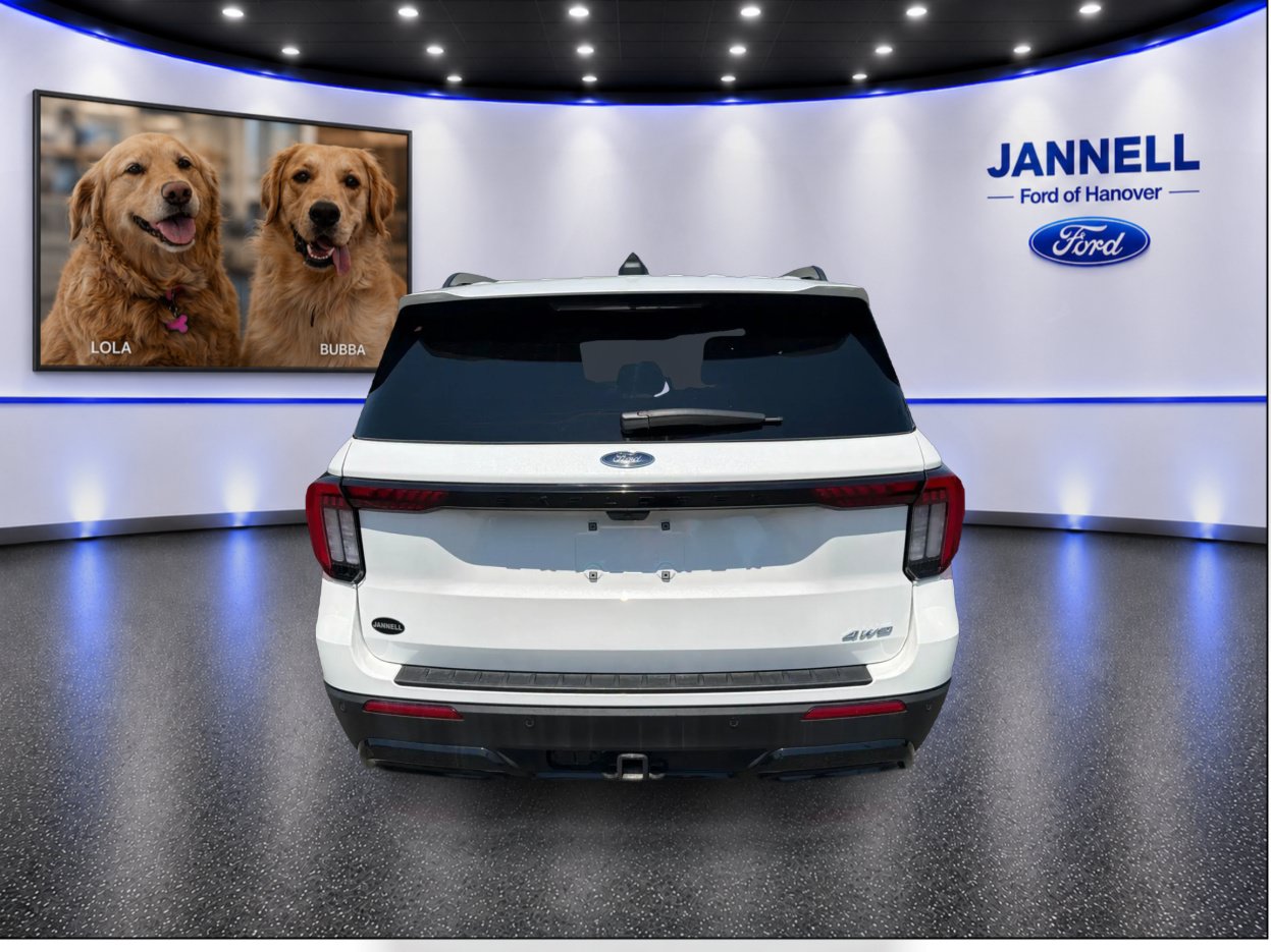 Used 2025 Ford Explorer ST-Line w/ ST-Line Street Pack AWD/4WD image 7