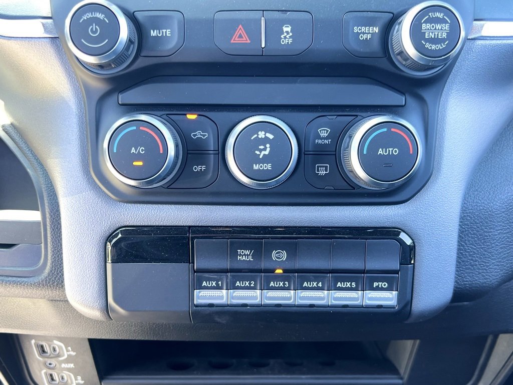 New 2024 RAM 4500 SLT w/ Quick Order Package 2YG SLT image 15