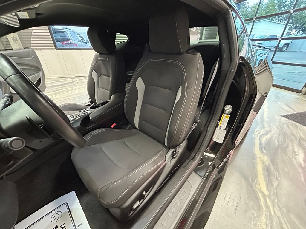 Used 2016 Chevrolet Camaro SS RWD image 6