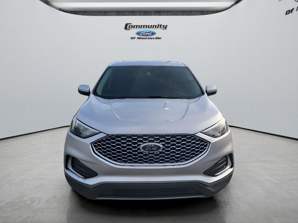 Used 2024 Ford Edge SEL AWD/4WD image 2