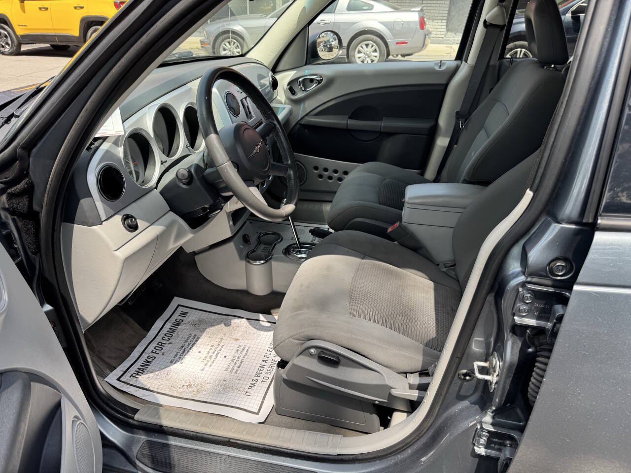 Used 2010 Chrysler PT Cruiser w/ Convenience Group FWD image 7