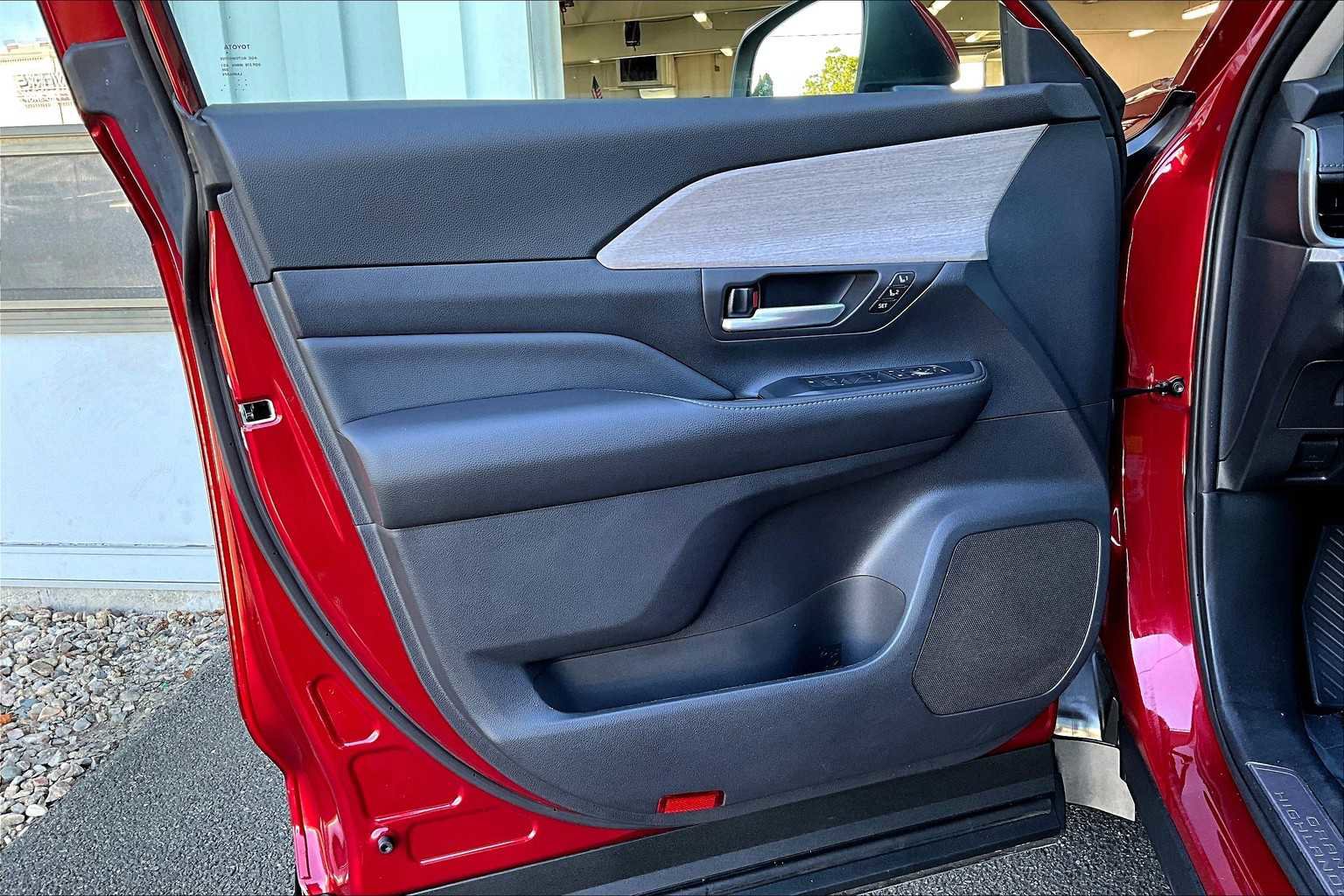 Used 2024 Toyota Grand Highlander Limited image 19