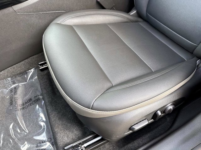 Used 2025 Chevrolet Trax ACTIV w/ Sunroof Package image 16