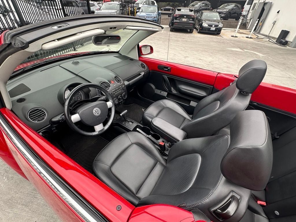 Used 2009 Volkswagen Beetle S FWD image 8