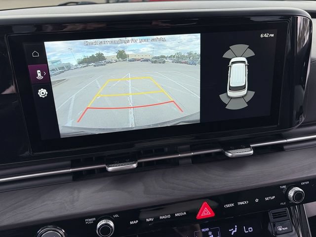 Used 2023 Kia Carnival EX FWD image 26