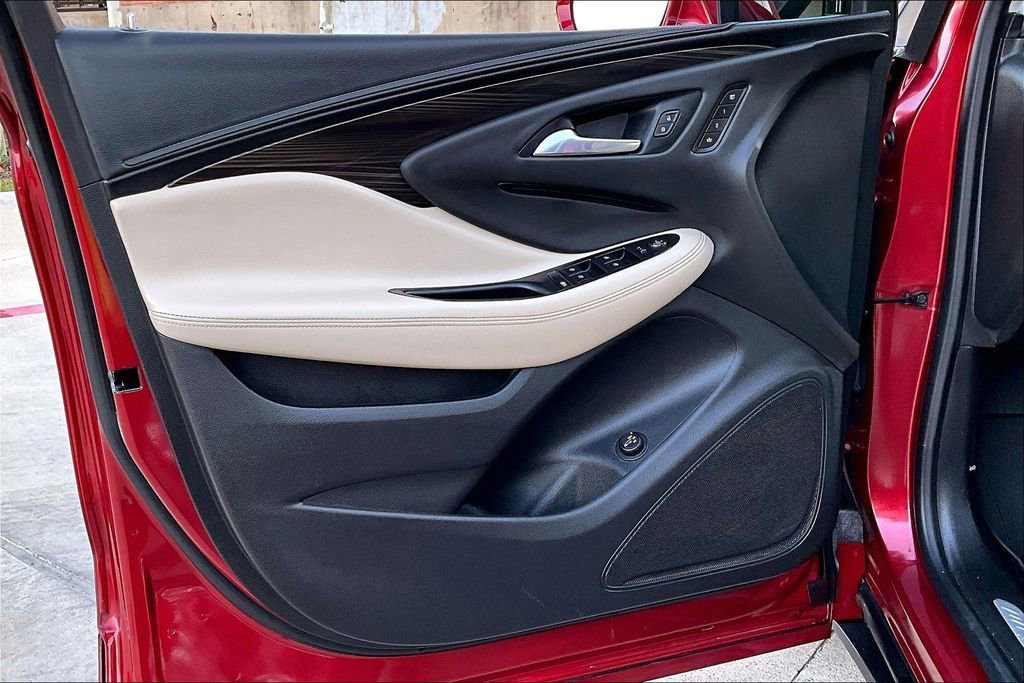 Used 2019 Buick Envision Essence FWD image 25