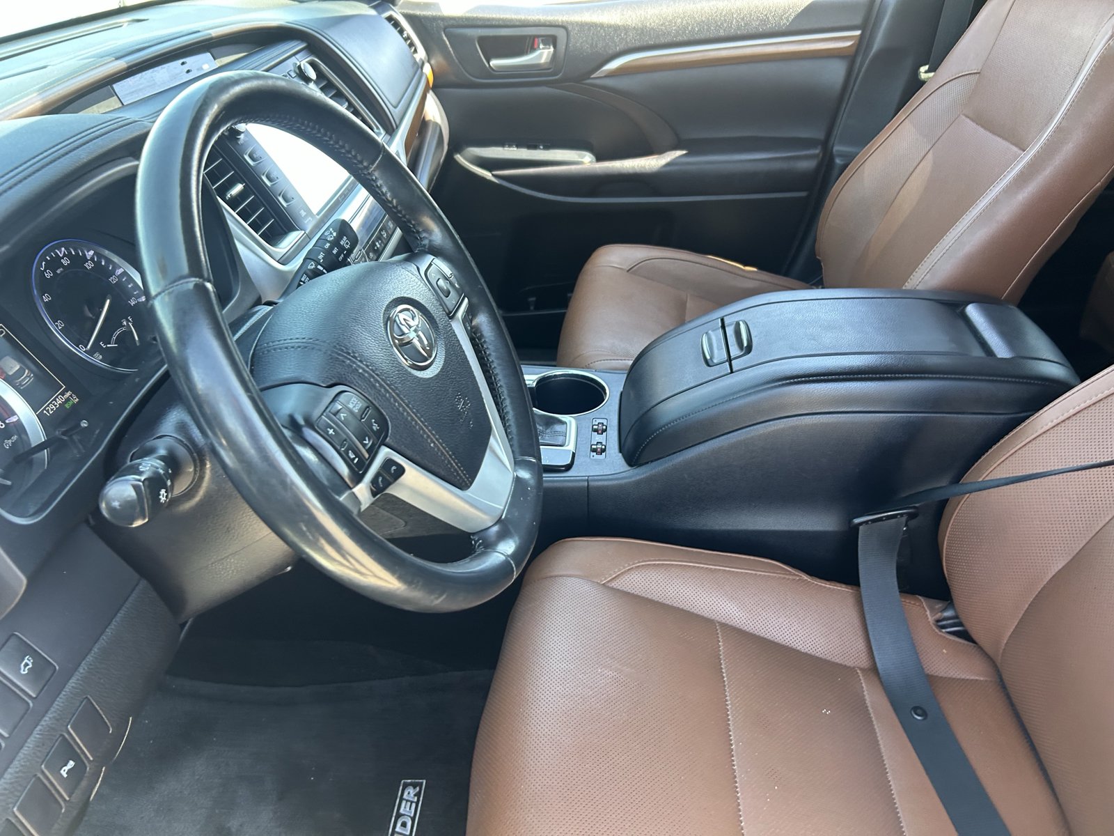 Used 2017 Toyota Highlander Limited FWD image 30