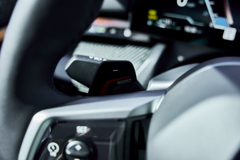 Used 2026 BMW 550e xDrive image 54