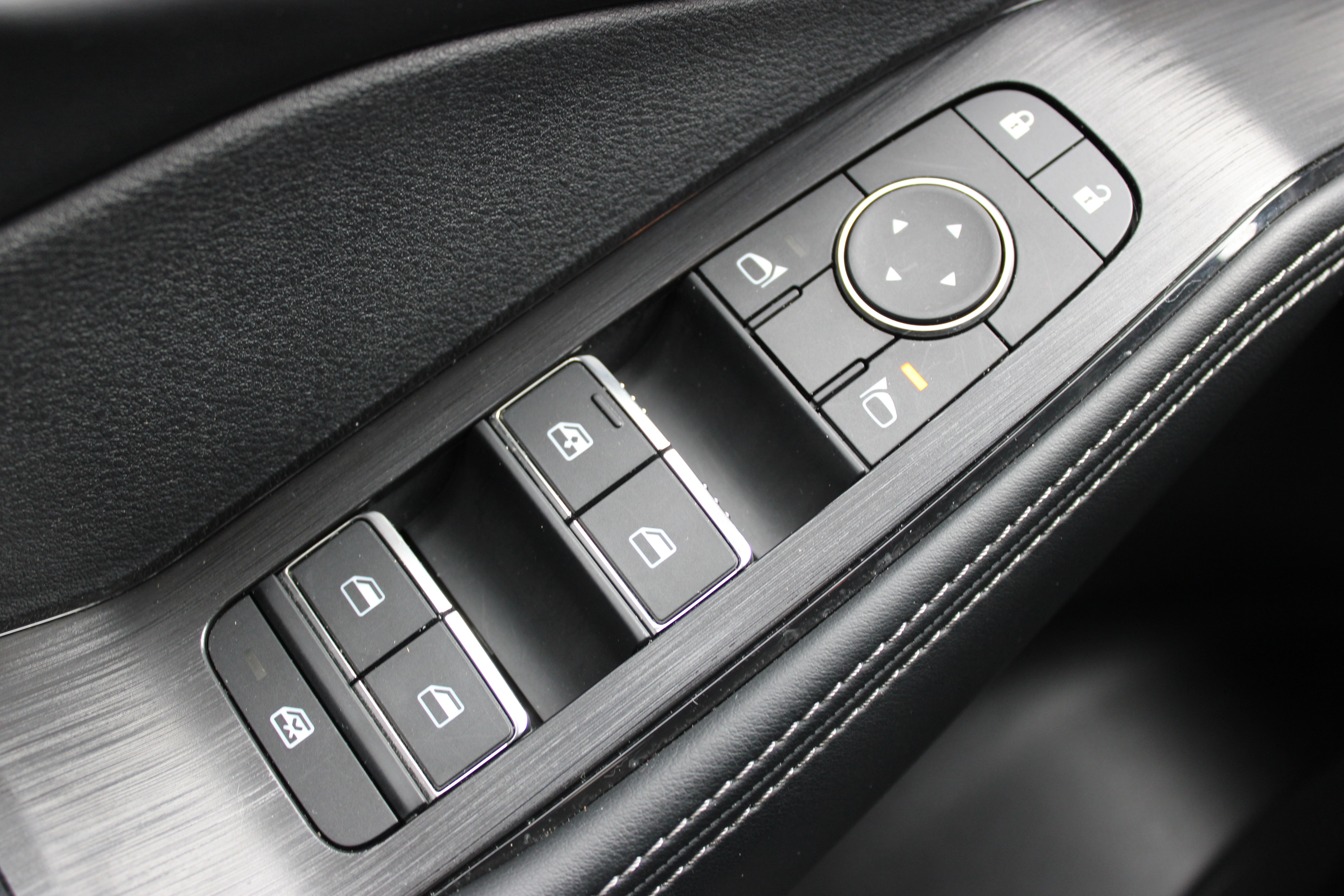 Certified 2025 Nissan Rogue Platinum w/ Tech Package image 31