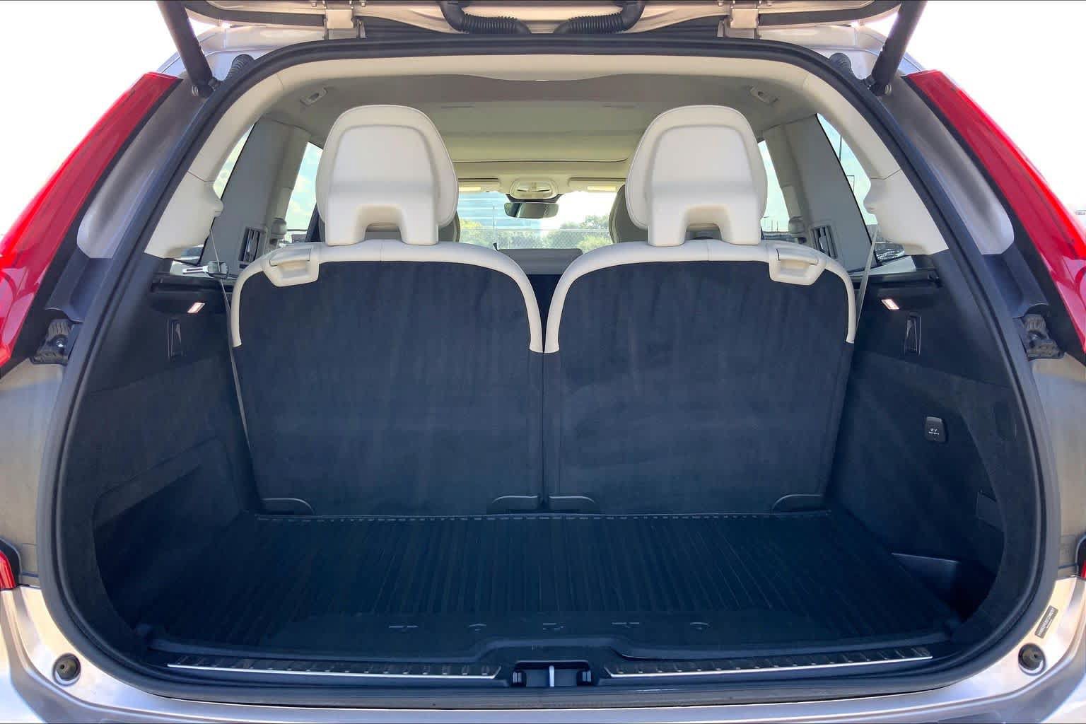 Used 2025 Volvo XC90 B6 Plus w/ Protection Package Premier AWD/4WD image 34