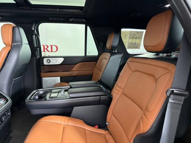 Certified 2021 Lincoln Navigator Reserve w/ Luxury Package AWD/4WD image 13