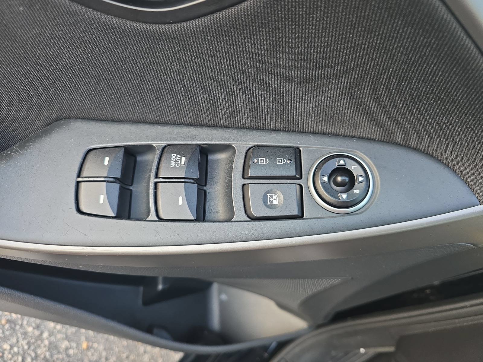 Used 2016 Hyundai Elantra GT FWD image 26
