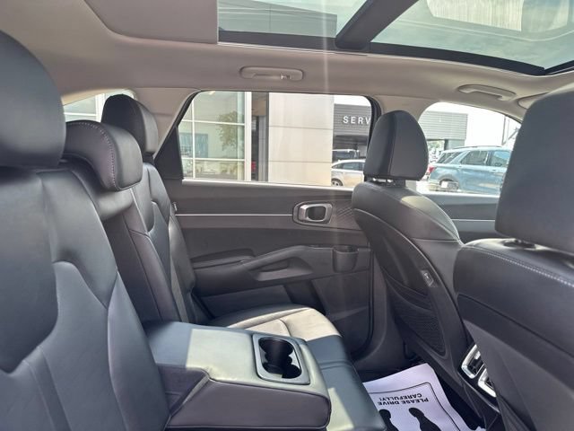 Used 2025 Kia Sorento S w/ Panoramic Sunroof Package FWD image 16