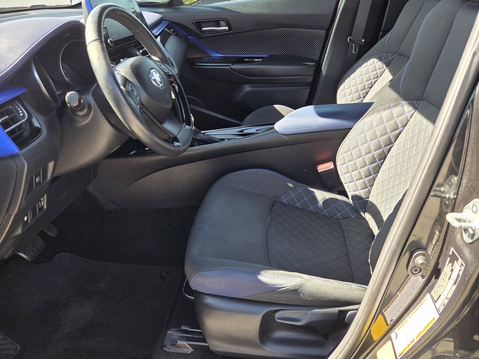 Used 2020 Toyota C-HR XLE image 4