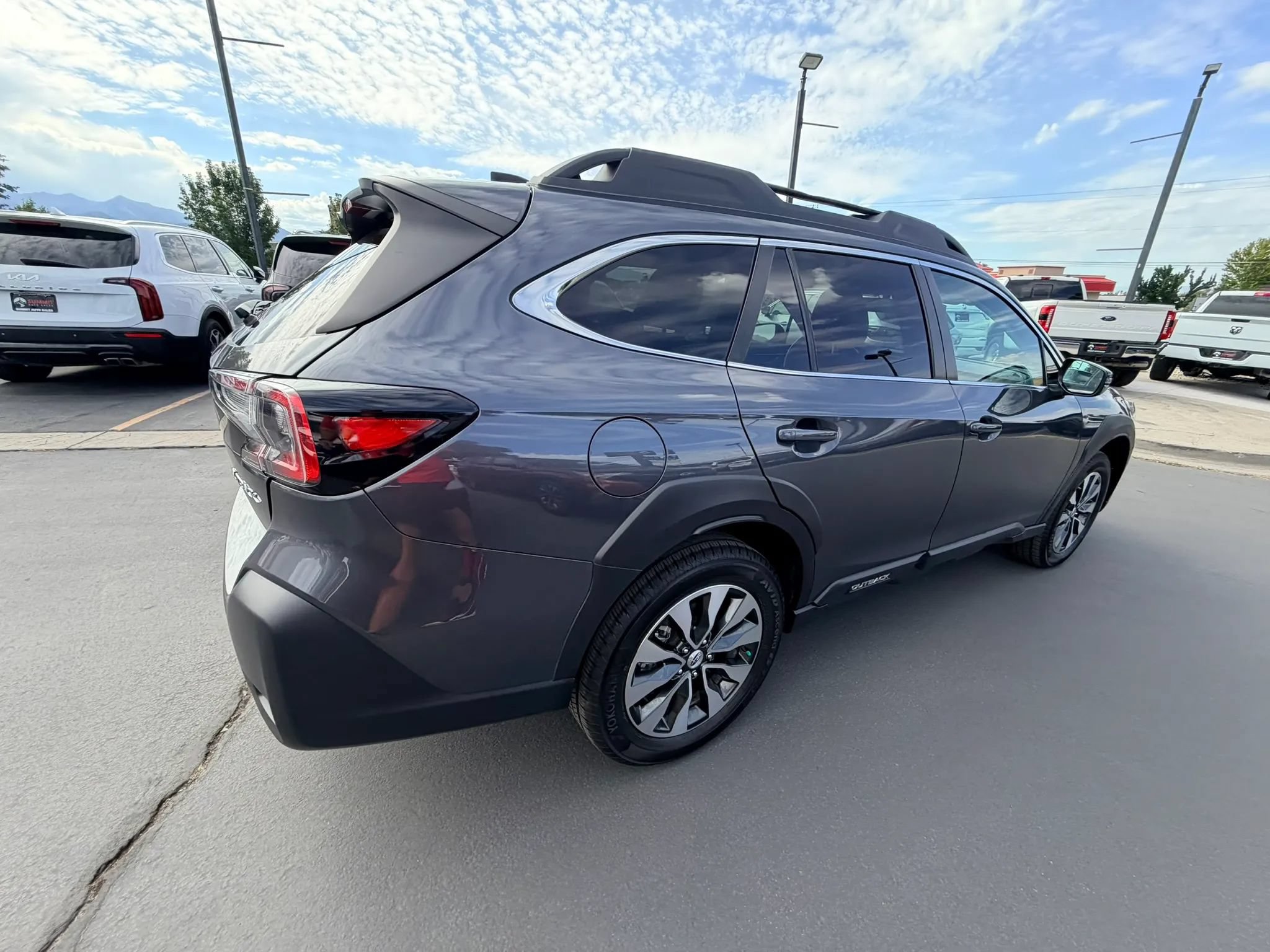 Used 2024 Subaru Outback Limited AWD/4WD image 4