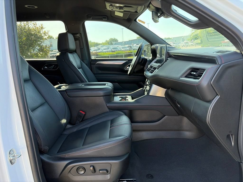 Used 2024 Chevrolet Suburban RST w/ Luxury Package AWD/4WD image 29