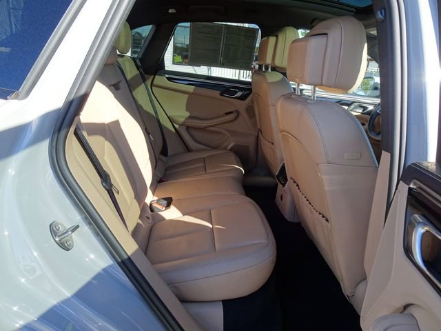 Used 2023 Porsche Macan S image 17