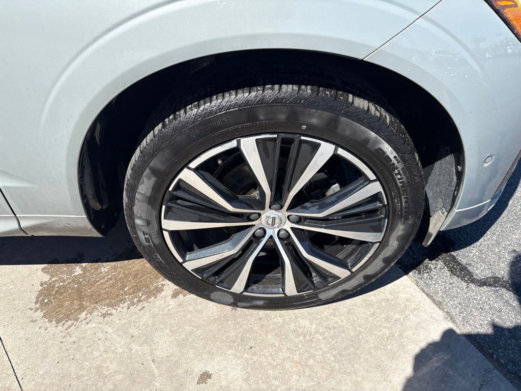 Used 2024 Volvo XC60 B5 Plus AWD/4WD image 13
