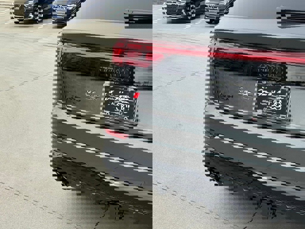 New 2026 Audi SQ8 Prestige image 14