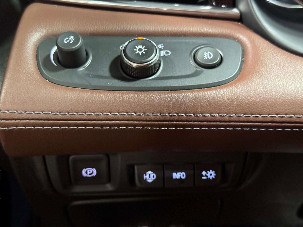 Used 2019 Buick LaCrosse Avenir w/ Driver Confidence Package II image 10