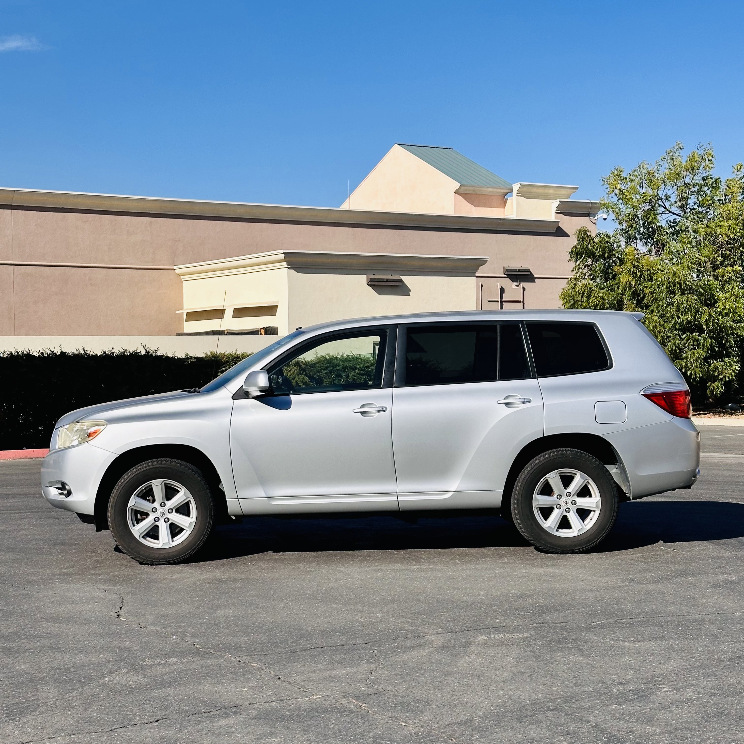Used 2008 Toyota Highlander SPORT UTILITY 4D image 2