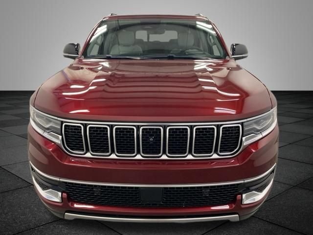 Used 2023 Jeep Wagoneer Series III w/ Premium Group I AWD/4WD image 2