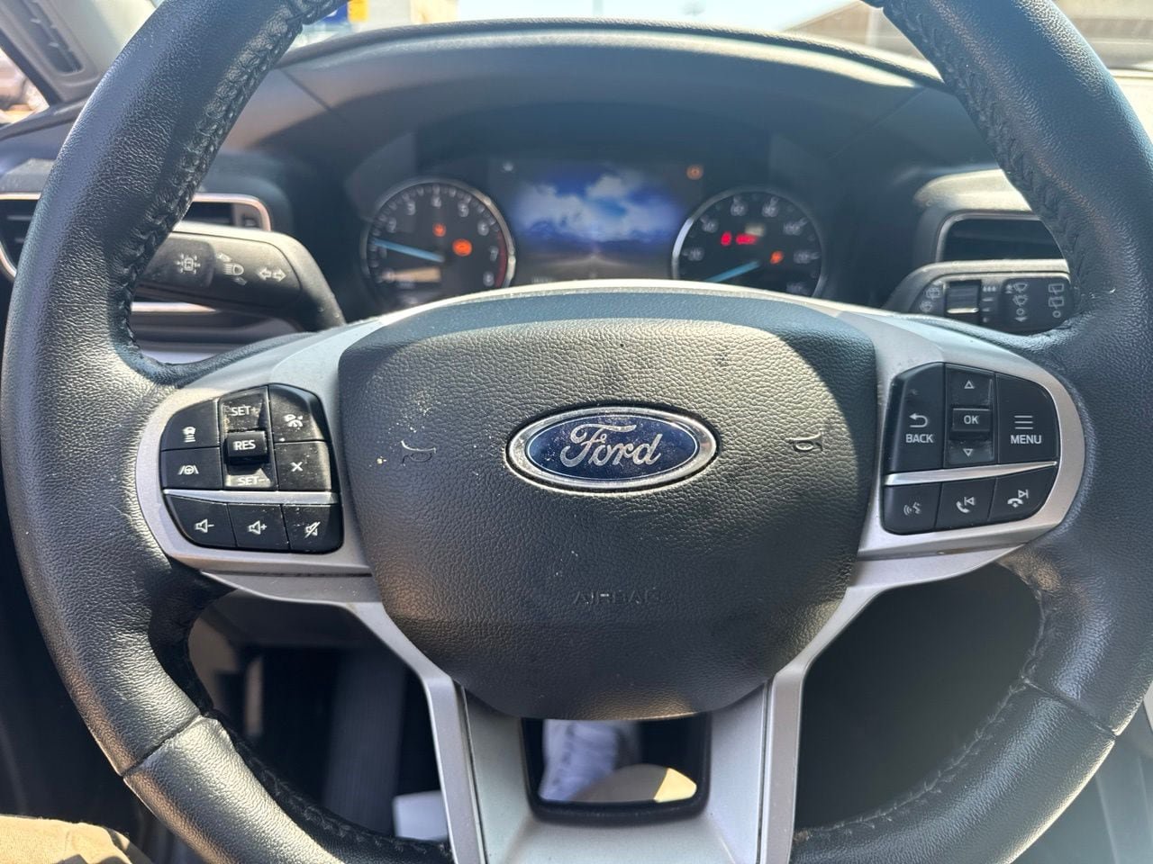 Used 2022 Ford Explorer XLT w/ Equipment Group 202A RWD image 9