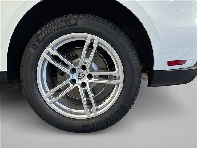 Certified 2026 Porsche Macan Turbo AWD/4WD image 25