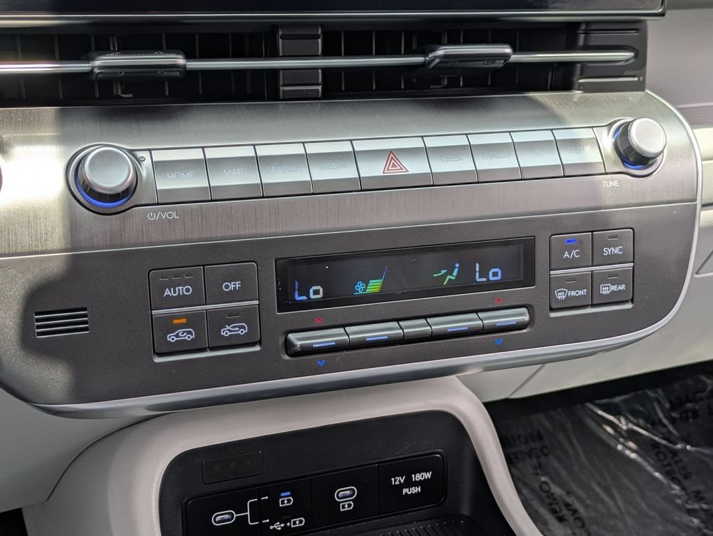 Used 2025 Hyundai Kona SEL FWD image 31