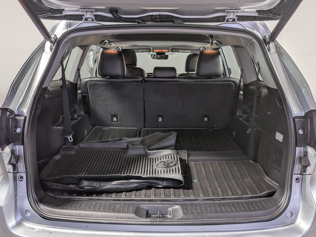 Used 2019 Toyota Highlander XLE AWD/4WD image 47