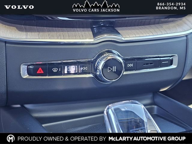 New 2026 Volvo XC60 B5 Plus w/ Protection Package Premier image 21