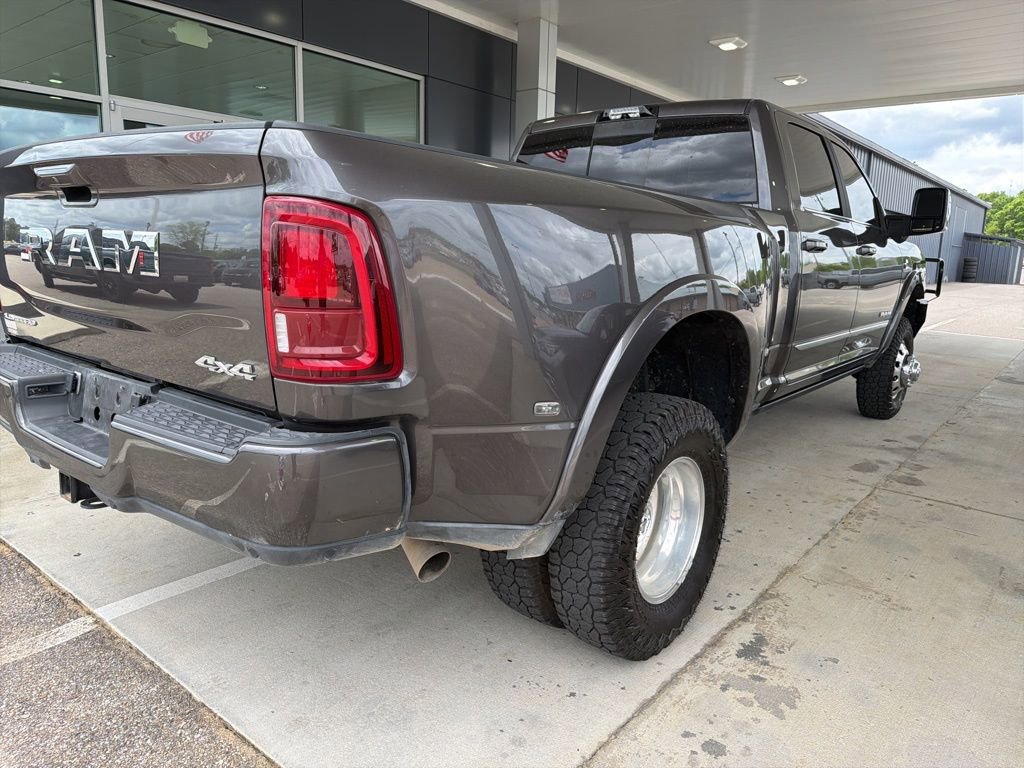 Used 2025 RAM 3500 Limited image 4