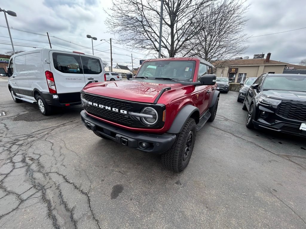 Used 2025 Ford Bronco Badlands AWD/4WD image 3