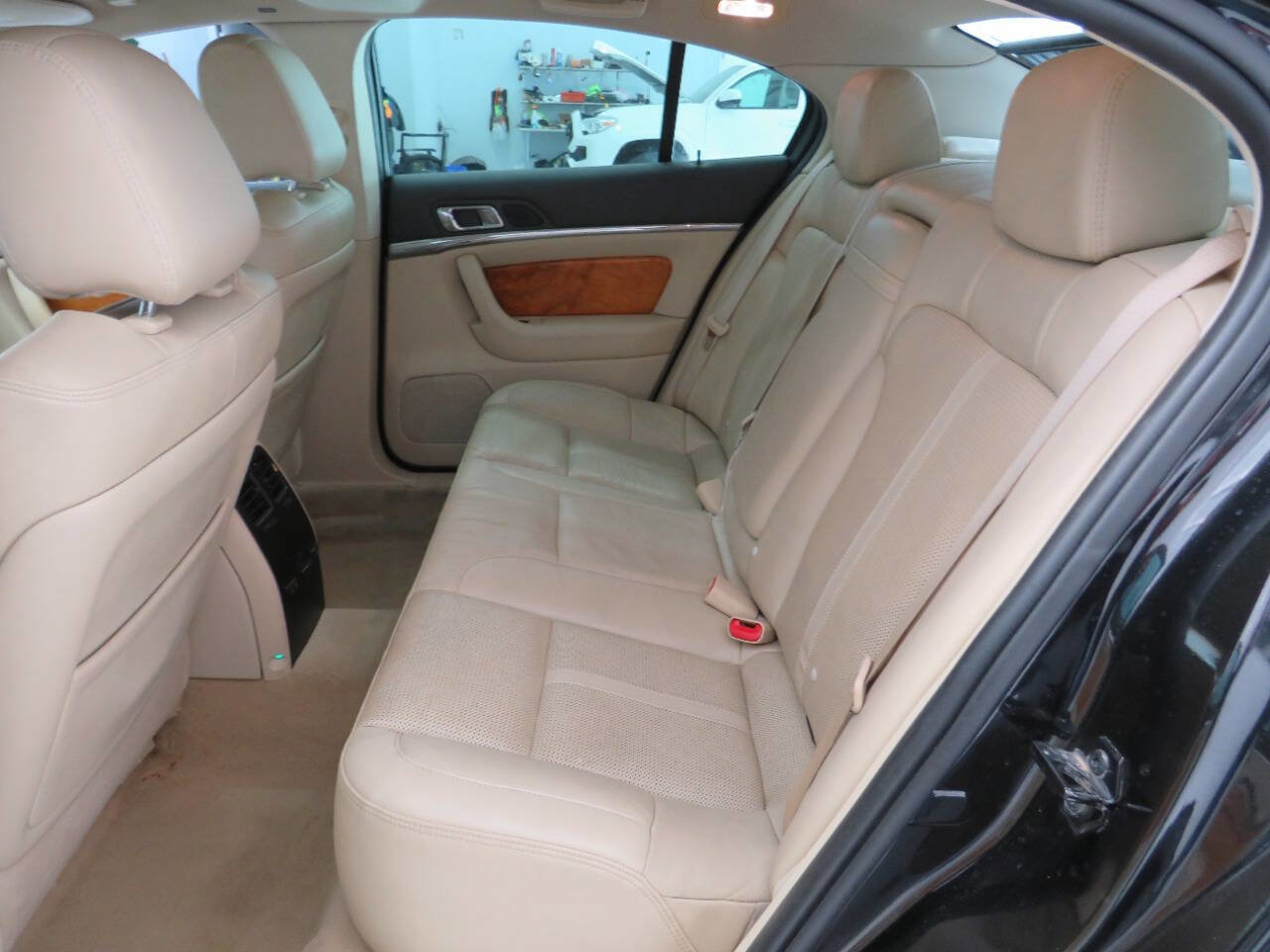 Used 2010 Lincoln MKS image 13