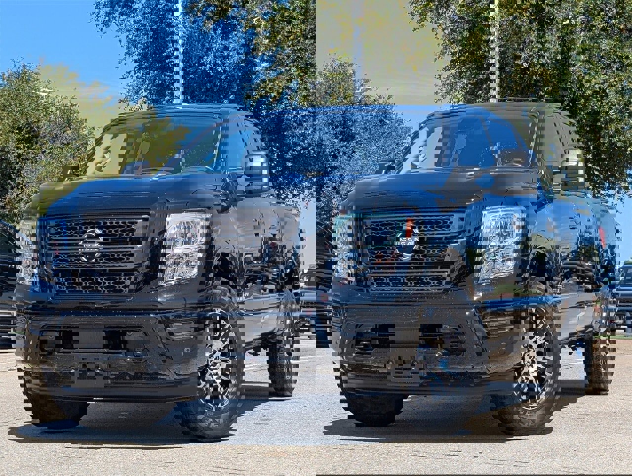 Certified 2024 Nissan Titan SV w/ SV Convenience Package image 2
