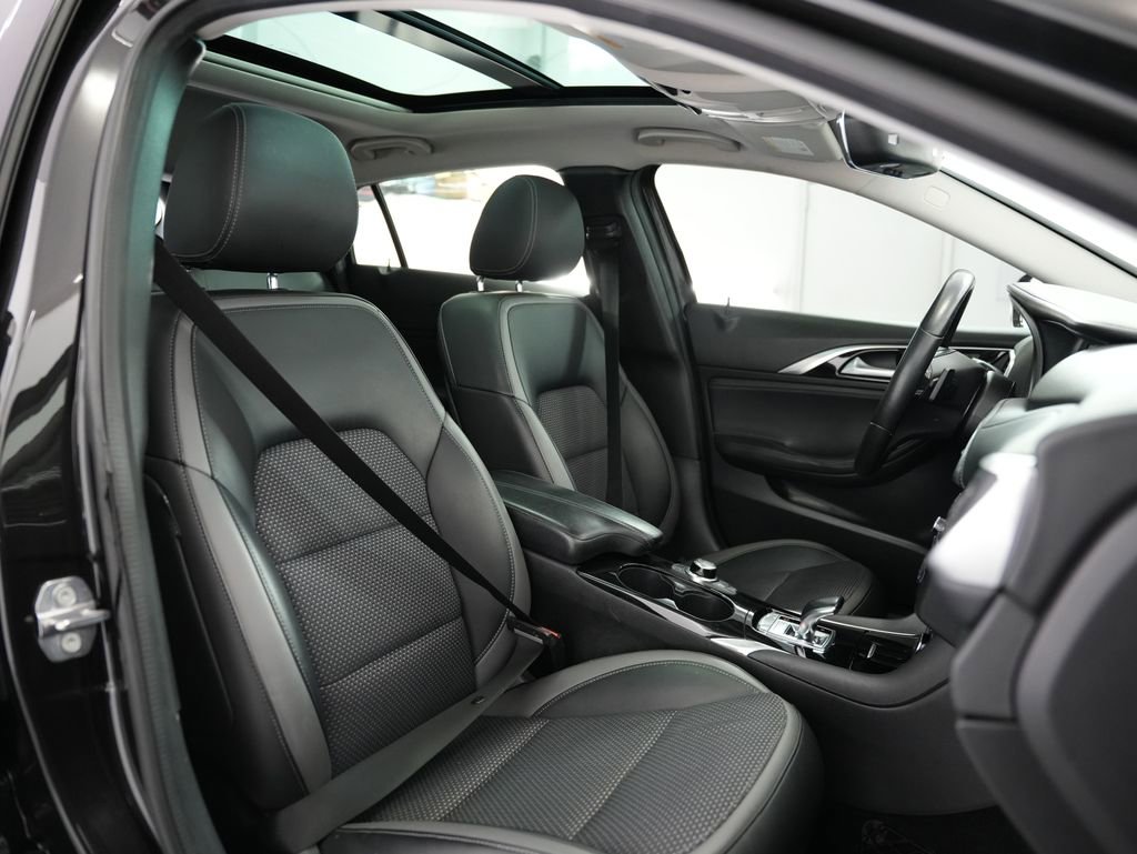 Used 2019 INFINITI QX30 w/ Navigation Package image 48