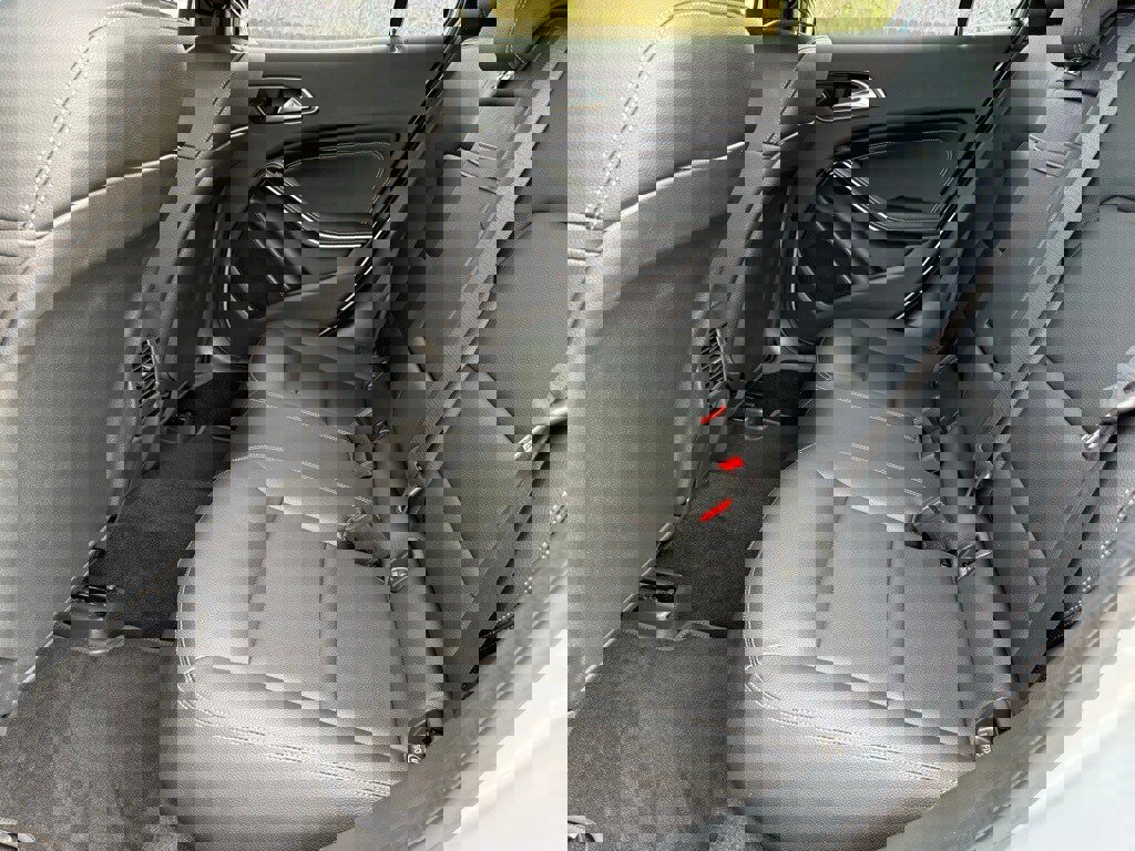 Used 2019 Mercedes-Benz GLA 250 image 32