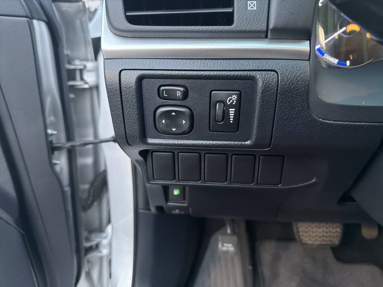 Used 2011 Lexus CT 200h Premium w/ Premium Audio Pkg image 27