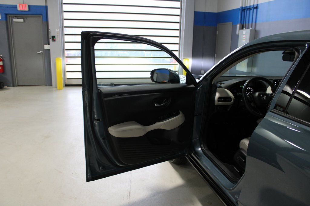 Used 2025 Honda HR-V EX-L image 7