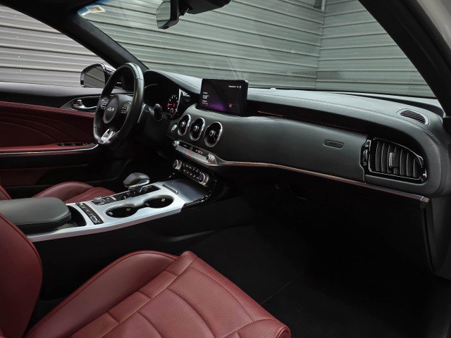 Used 2022 Kia Stinger GT2 image 14