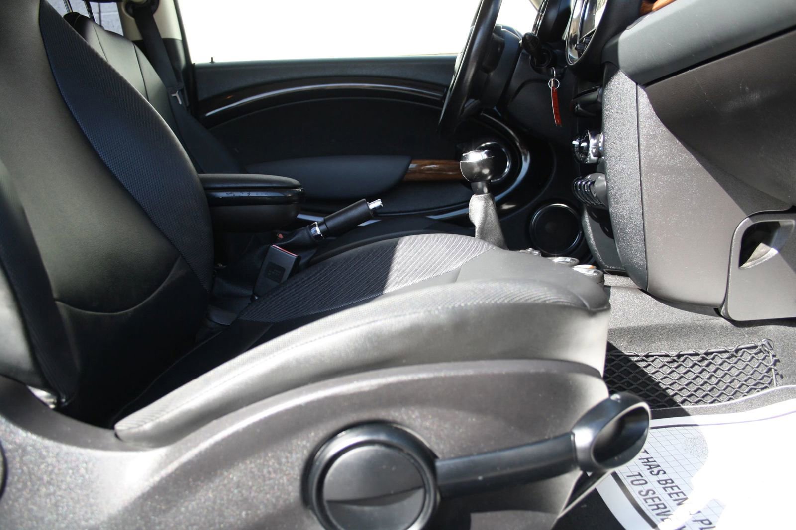 Used 2011 MINI Cooper Clubman image 9