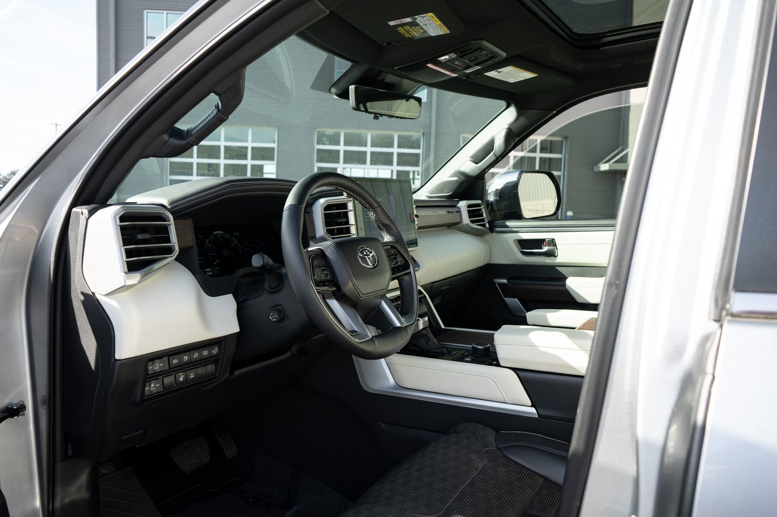 Used 2024 Toyota Sequoia Capstone AWD/4WD image 25