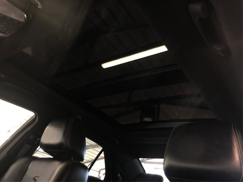 Used 2018 Chrysler 300 S w/ 300S Premium Group RWD image 12