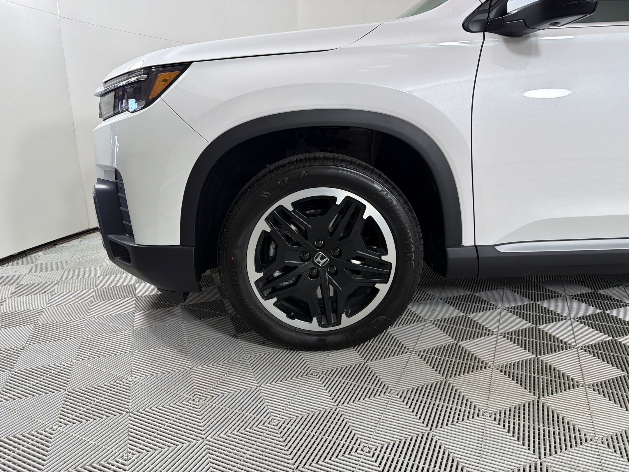 New 2026 Honda Pilot Touring image 12