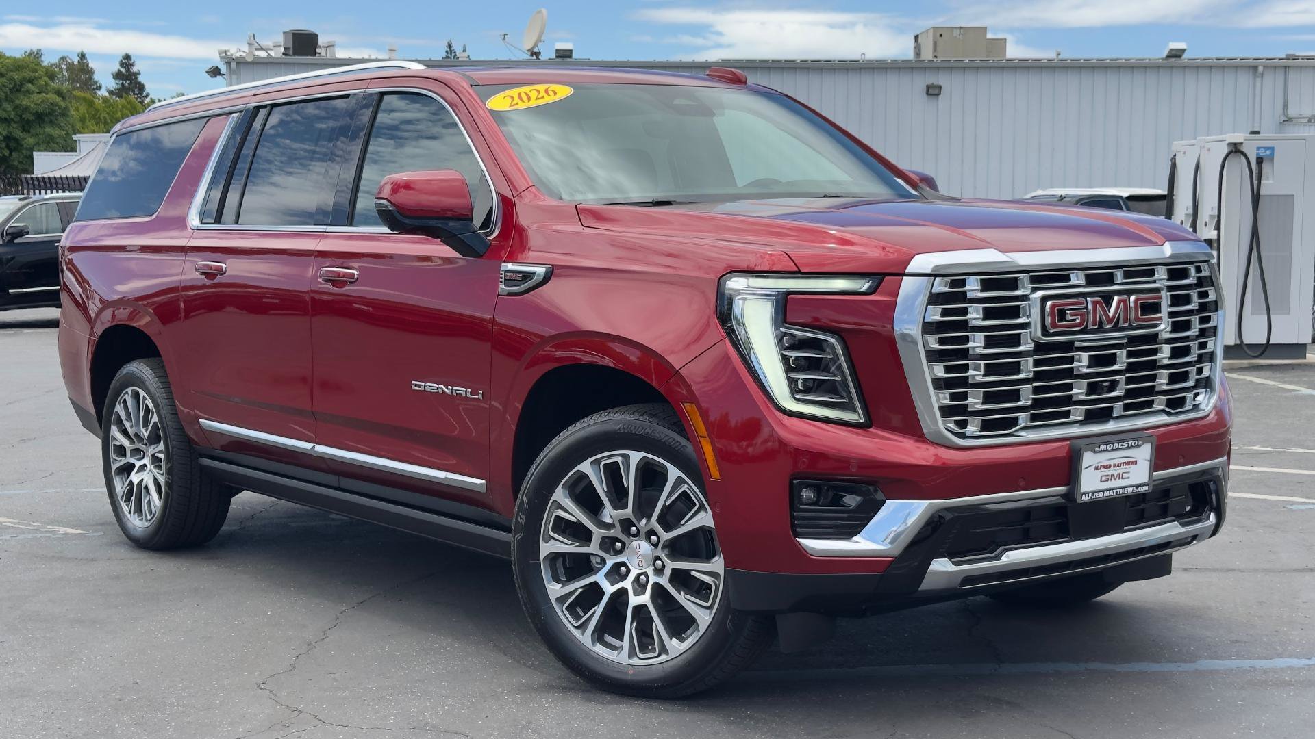 New 2026 GMC Yukon XL Denali w/ Denali Reserve Package AWD/4WD image 1