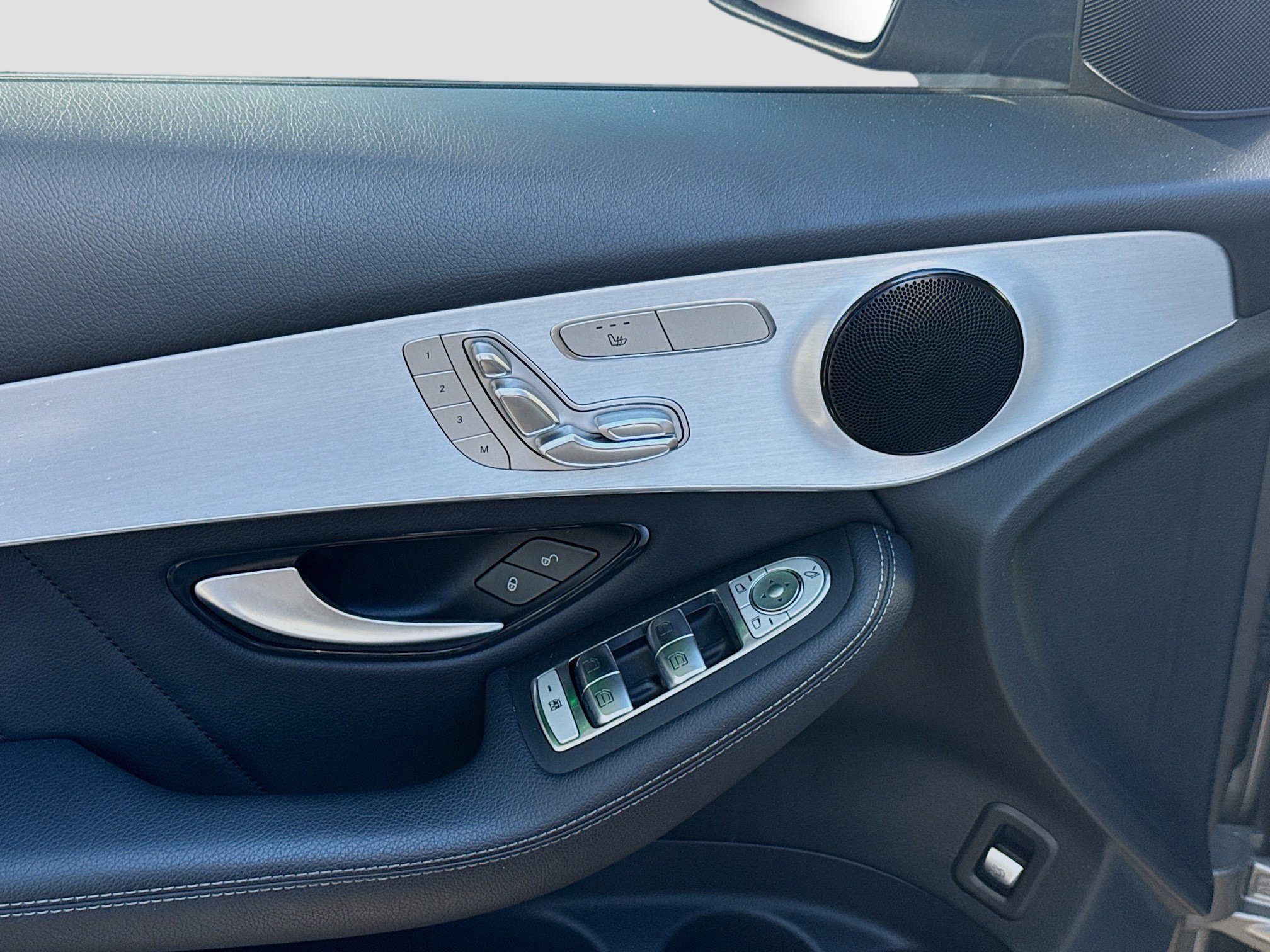 Used 2022 Mercedes-Benz GLC 300 w/ AMG Line image 16