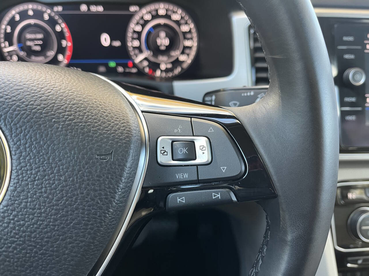 Used 2019 Volkswagen Atlas SEL Premium image 16